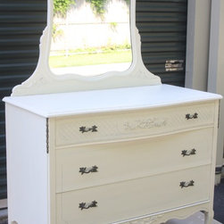 Vintage Dresser/Vanity - Bedroom & Makeup Vanities