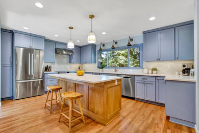 Transitional kitchen photo in Portland