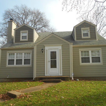 Monterey Taupe Hardie Siding w/ Nichiha Shake painted Timberbark in Kirkwood, MO