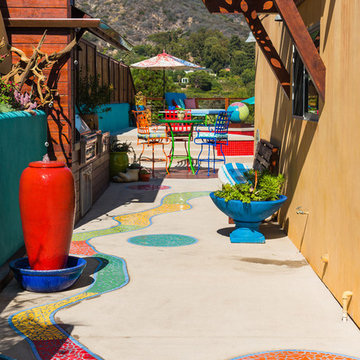 Houzz Tour: Color Explodes at This Foul-Mouth Surfer's Malibu Beach Hou