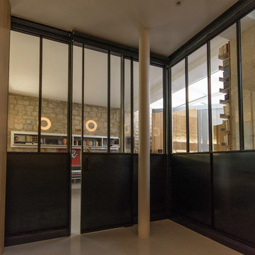 Chambre verrière dans loft parisien