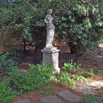 Garden Elements - Statue