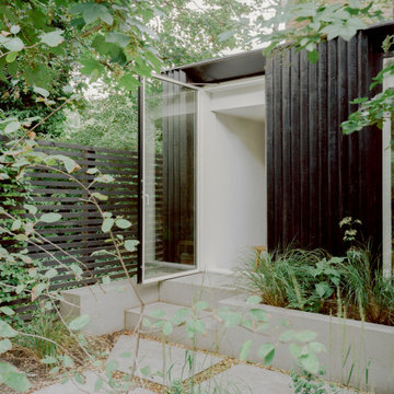 BR House: Garden studio
