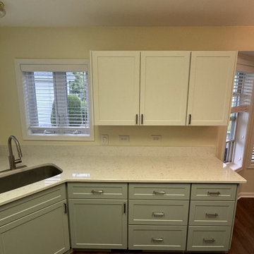 Beautiful Kitchen Remodel Done with Two-Tone Cabinets