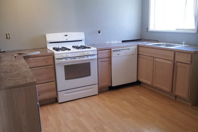 Minimalist kitchen photo