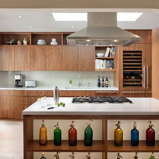 Geschlossene Küchen mit Travertin Ideen, Design & Bilder - August 2020