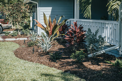 Home design - tropical home design idea in Miami