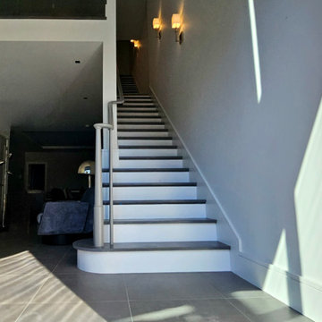 Project #112 | Traditional Staircase with Continuous Rail System