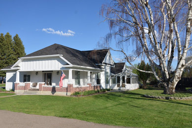 Example of a classic exterior home design in Salt Lake City