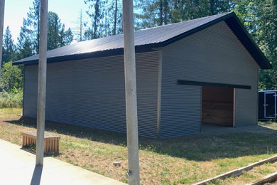 Mini Big House / Outdoor Building