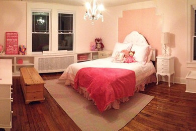 Inspiration for a craftsman bedroom remodel in New York