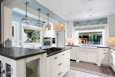 Inspiration for a contemporary kitchen remodel in Seattle