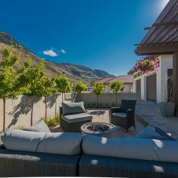Visao Court Kamloops, BC - Modern Tuscan Interpretation