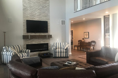 Example of a transitional home design design