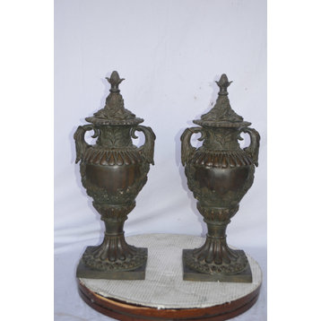 Pair of Urns bronze statue - Size: 10"L x 9"W x 25"H.