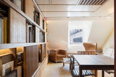 Example of a minimalist living room design in Paris