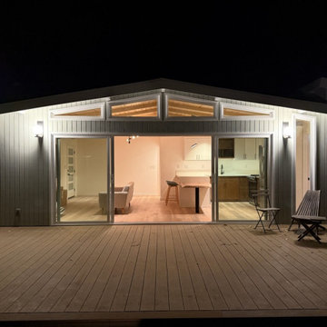 Back Exterior / Deck