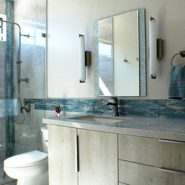 Twin Baths with individual identities