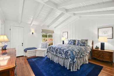 Bedroom - transitional bedroom idea in Orange County