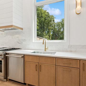 Bright & Grounded: A Kitchen Framed by Nature