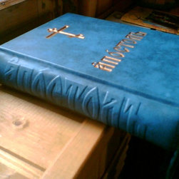 Leather cover for the Apostle book - Sculptures