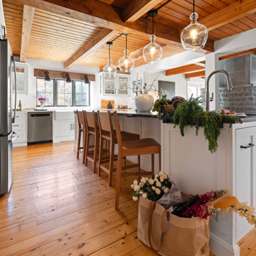 Cozy Farm-Style Kitchen
