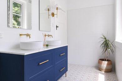 Design ideas for a transitional bathroom in Sydney.