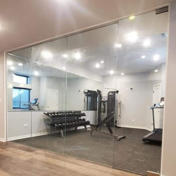 Gym/Mirrored Walls