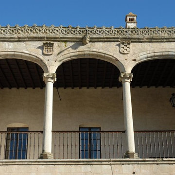 Stone Archways out of Reclaimed Limestone (Mediterranean)
