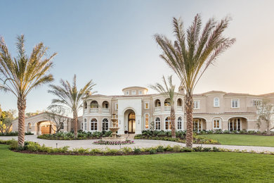 Inspiration for an exterior home remodel in Los Angeles