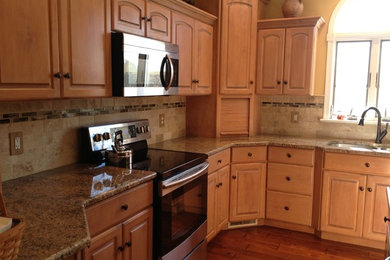 Elegant kitchen photo in Philadelphia