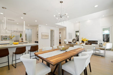 Example of a minimalist family room design in San Francisco