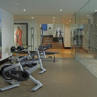 トロントのコンテンポラリースタイルのおしゃれなホームジムの写真