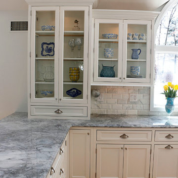 Sun Filled Kitchen in Lake Grove