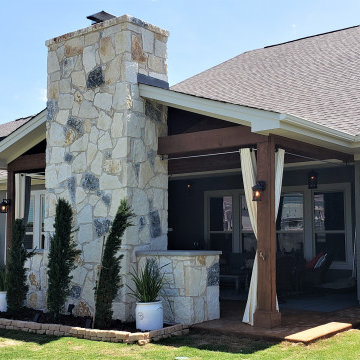 Round Rock TX Covered Patio with Lone Star Integrated into Floor