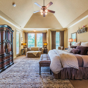 Spacious Master Bedroom - Charm and Elegance