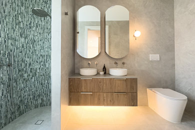 This is an example of a contemporary bathroom in Sydney.