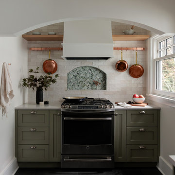 Compact Cottage Kitchen