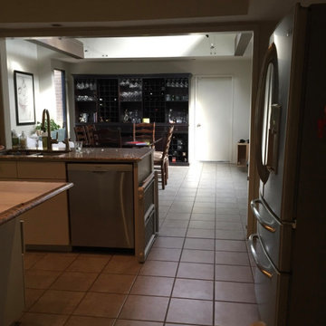BEFORE OUTDATED KITCHEN