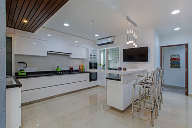 Photo of a contemporary kitchen in Bengaluru.
