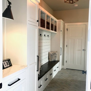 Fixer Upper-Inspired Modern Farmhouse