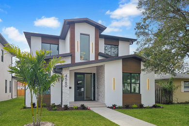 Exterior home idea in Tampa