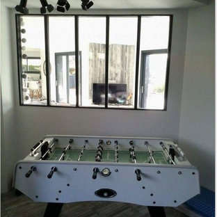 Inspiration for a contemporary home theater remodel in Angers