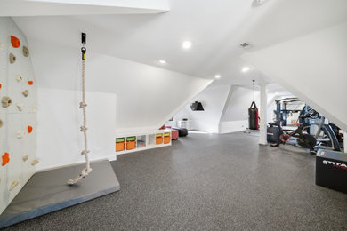 Home gym photo in Chicago