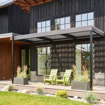 Modern Farmhouse in Black
