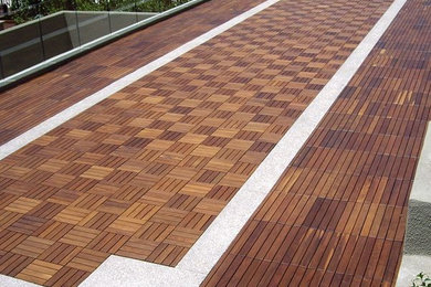 Example of a trendy patio design in Chicago