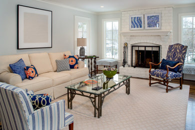 Example of a classic living room design in Kansas City