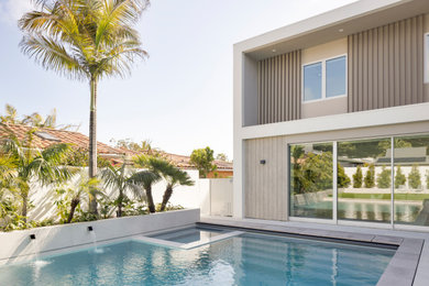 Example of a trendy pool design in San Diego