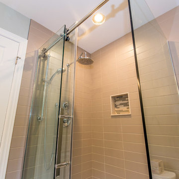 Modern Bath with Soaking Tub