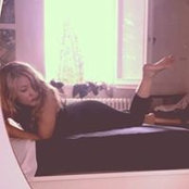 Shanley Knox's photo
